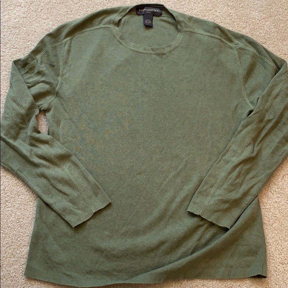 Men’s Banana Republic Sweater- Size L (runs small)